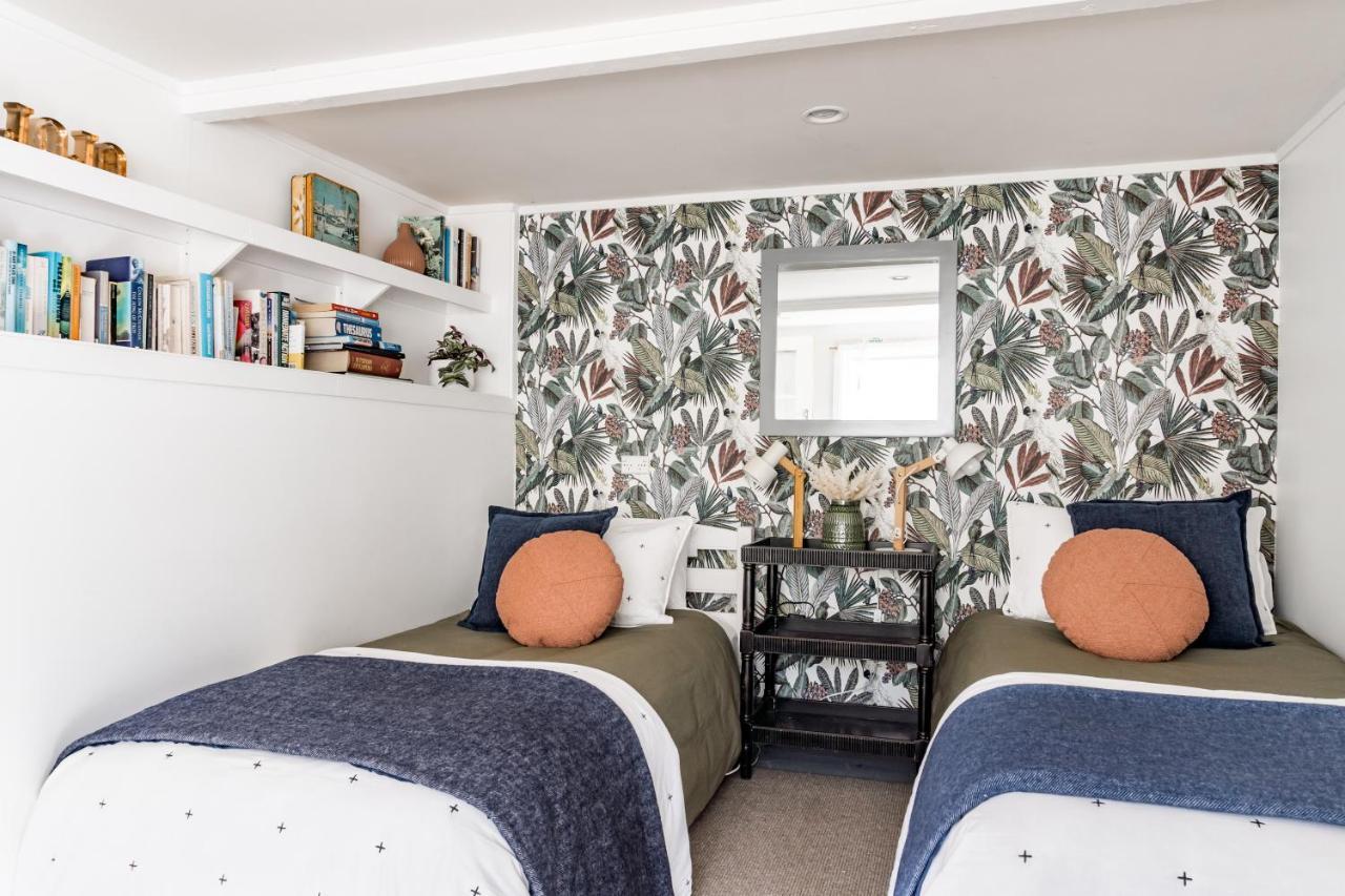 רגלאן Kowhai Cottage & Studio מראה חיצוני תמונה