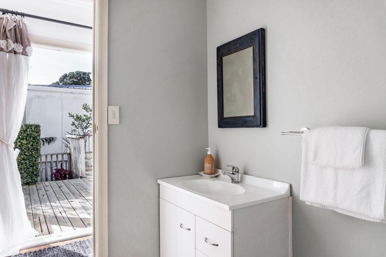 רגלאן Kowhai Cottage & Studio מראה חיצוני תמונה